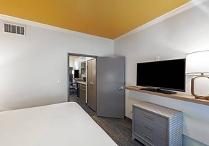 3-Star Hotel ∙ Holiday Inn & Suites McKinney - N Allen, an IHG Hotel
