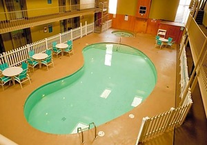 3-Star Hotel ∙ Ramada by Wyndham Marquette