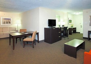 3-Star Hotel ∙ 17 West Hotel, Ascend Hotel Collection