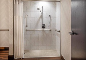 3-Star Hotel ∙ Doubletree By Hilton Youngstown Downtown