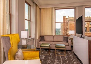 3-Star Hotel ∙ Doubletree By Hilton Youngstown Downtown
