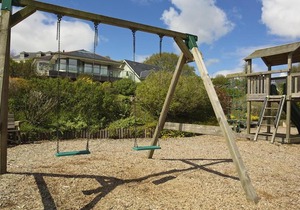 3 The Drive, Hillfield Village, Dartmouth