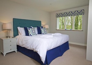 3 The Drive, Hillfield Village, Dartmouth