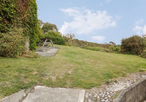 3 THORNLEA MEWS, family friendly, with a garden in Hope Cove