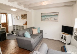 3 THORNLEA MEWS, family friendly, with a garden in Hope Cove