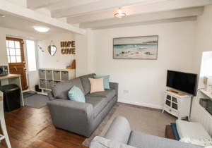 3 Thornlea Mews