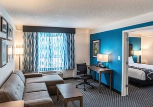 3 x King Bed Deluxe Suite at La Quinta Inn & Suites by Wyndham Phoenix Chandler
