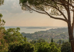 300 m² Villa ∙ 3 bedrooms ∙ 6 guests
