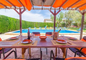300 m² Villa ∙ 4 bedrooms ∙ 8 guests