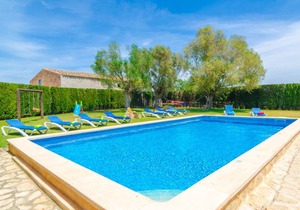 300 m² Villa ∙ 4 bedrooms ∙ 8 guests