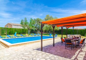 300 m² Villa ∙ 4 bedrooms ∙ 8 guests