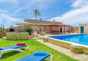 300 m² Villa ∙ 4 bedrooms ∙ 8 guests