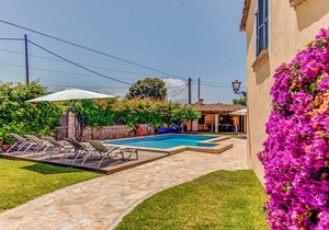 300 m² Villa ∙ 4 bedrooms ∙ 8 guests