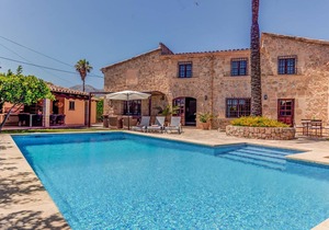 300 m² Villa ∙ 4 bedrooms ∙ 8 guests