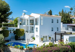 300 m² Villa ∙ 5 bedrooms ∙ 10 guests