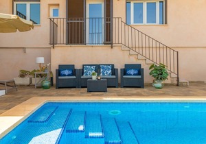 302 m² House ∙ 3 bedrooms ∙ 6 guests