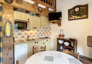 35m² Duplex near Combloux center, 4 beds, balcony, close to slopes