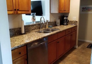 3BD/2BA, 2 w King Beds, 4 Bikes, 1/2 mile to Beautiful Nokomis Beach