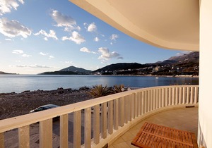 3BDR Apartment With Sea View