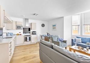 4 At The Beach, Torcross - an apartment that sleeps 4 guests in 2 bedrooms