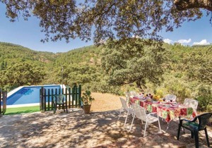 4 bedroom accommodation in Villaviciosa de Córdo.