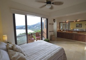 4 Bdrm Waterfront Property Overlooking Playa La Ropa