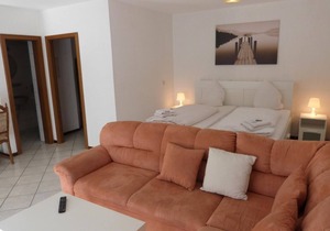 4-bed apartment - Winzergasthof "Zum Kellerstübchen"