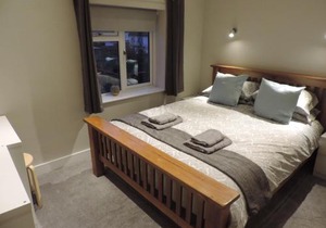 4 Bed Farnborough Air Accommodation