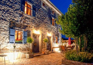 4 bedroom accommodation in Koromacno