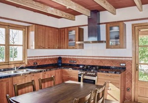 4 bedroom accommodation in Santa Maria