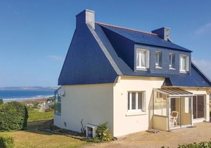 4 bedroom accommodation in Plomodiern