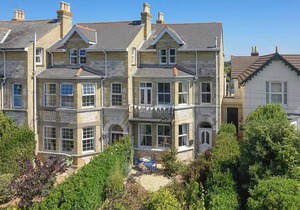 4 bedroom accommodation in Freshwater Bay