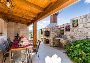 4 bedroom accommodation in Radovcici
