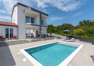 4 bedroom accommodation in Pavicini