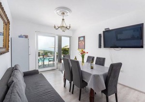 4 bedroom accommodation in Pavicini