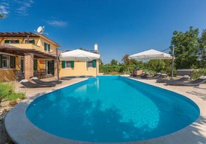 4 bedroom accommodation in Rezanci