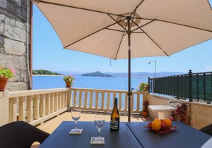 4 bedroom accommodation in Raxo