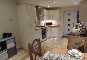 4 Bedroom Farnborough Airport Accommodation