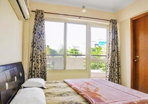 4-BR apartment in Sec-39, Gurgaon, by GuestHouser 18888