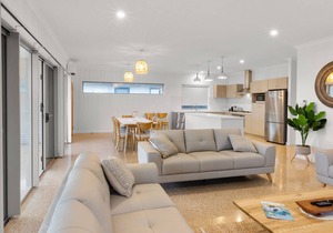 4 Corella Court - Pool and Jetty 12m max
