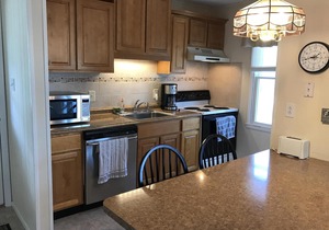4 Houses To The Beach, Quiet Area, 2nd Floor Unit