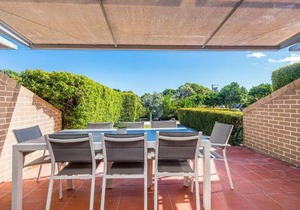 4 James Cook Apartments - renovated beachside pad