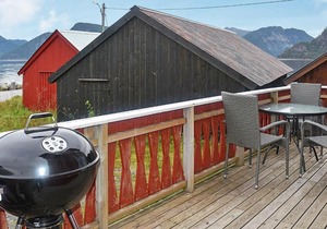 4 person holiday home in Måndalen