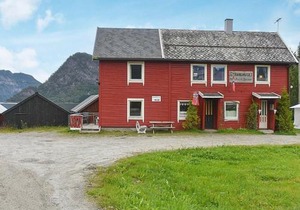 4 person holiday home in Måndalen