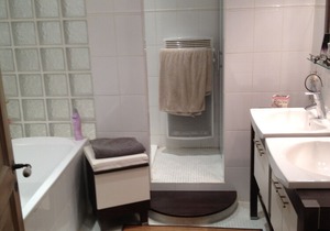 4 rooms in the heart of the village