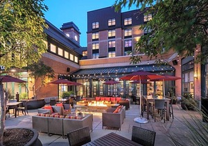 4-Star Hotel ∙ Renaissance Minneapolis Hotel, The Depot
