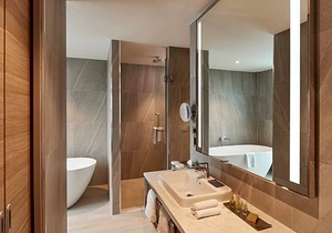 4-Star Hotel ∙ Doubletree By Hilton Perth Waterfront