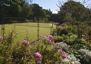 4 The Drive, Hillfield Village, Dartmouth