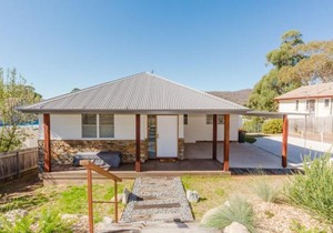 46 Banjo Patterson Crescent