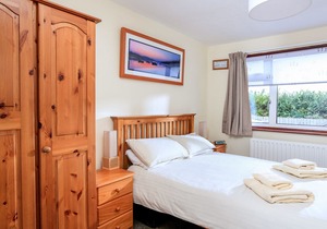 49 CUMBER CLOSE, family friendly, with a garden in Malborough